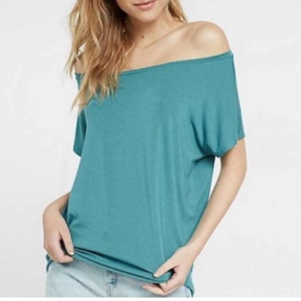Express One Eleven Oversized London Off Shoulder Tee (S)